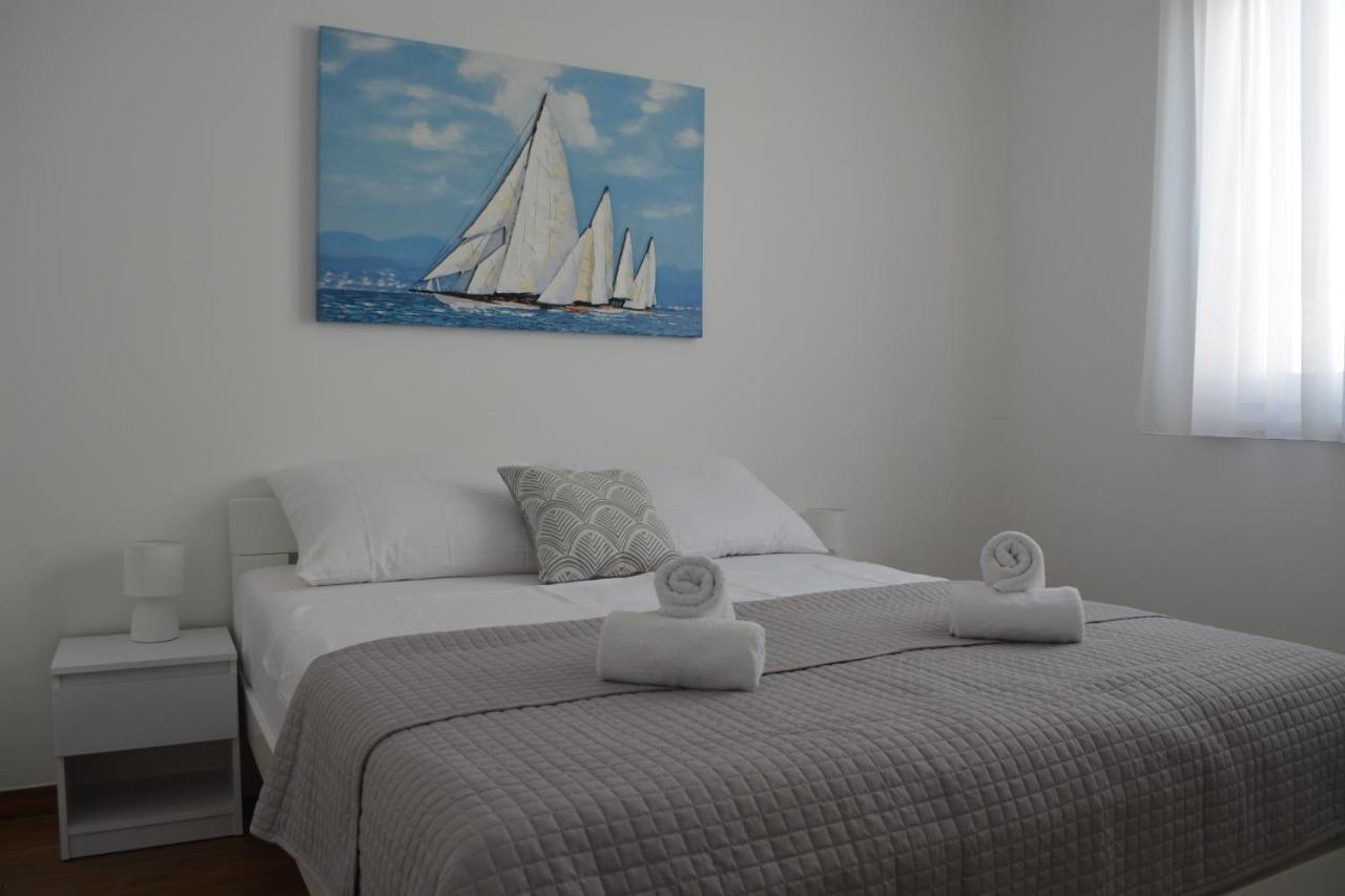 Apartments Antea Паг Екстериор снимка